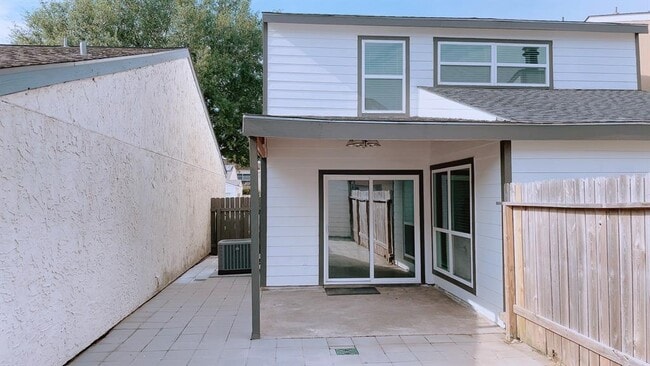 Building Photo - 10318 Richmond Hill Dr