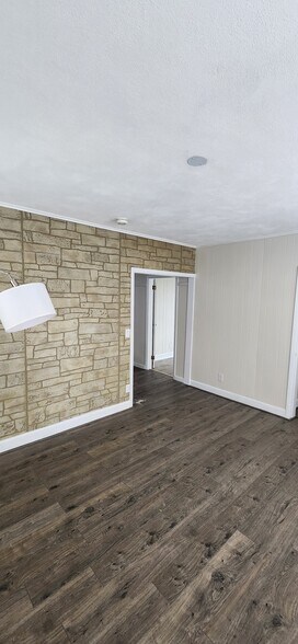 Building Photo - 47 Cumerford St
