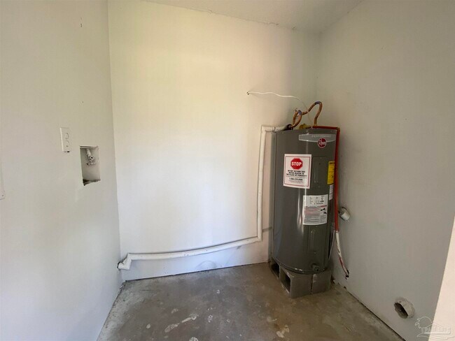 Building Photo - 9519 Lillian Hwy