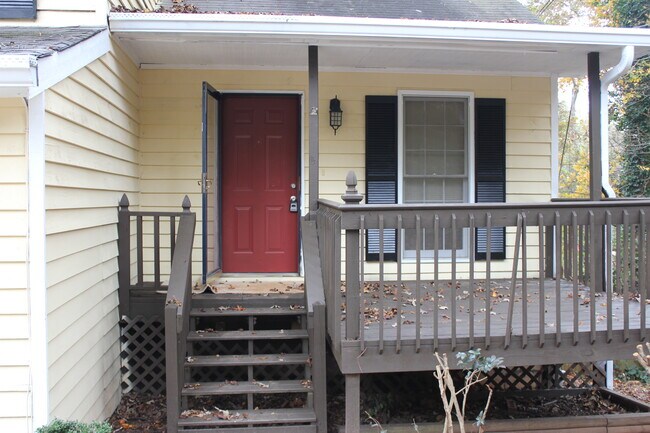 Building Photo - 1410 Ashbrook Dr NW