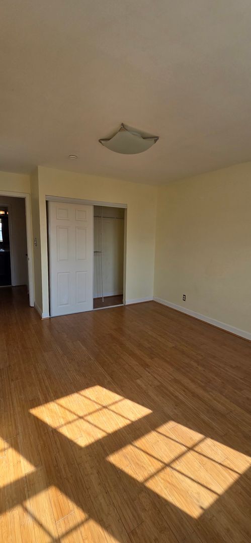 Building Photo - 3 Level Townhome Located in Silver Spring