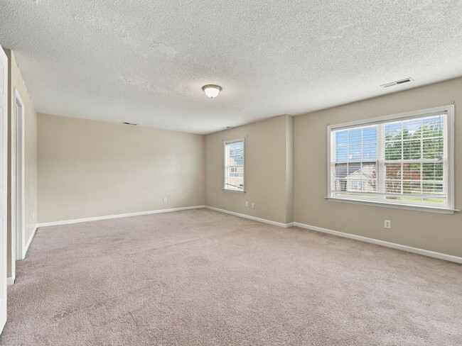Building Photo - 116 Spring Leaf Ln