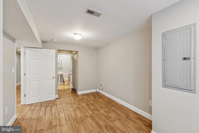 Building Photo - 1440 Fairmont St NW