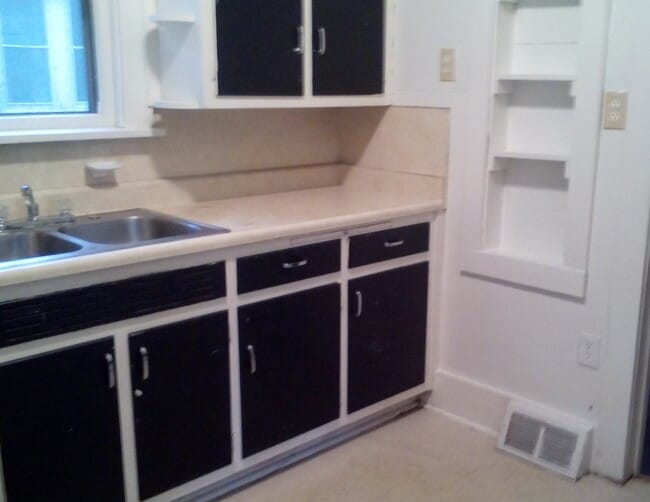 Building Photo - Cozy Two-Bedroom 1736 St. Joesph. Blvd