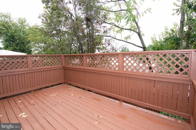 Building Photo - 110 Ingle Pl