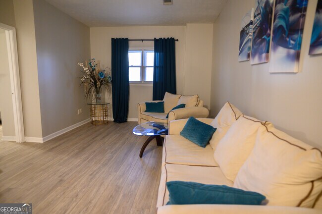 Building Photo - 390 Stoneridge Way