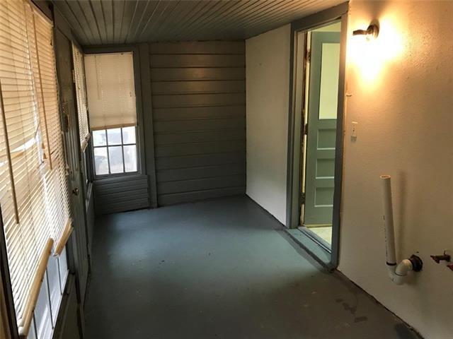 Building Photo - 4205 6th Ave