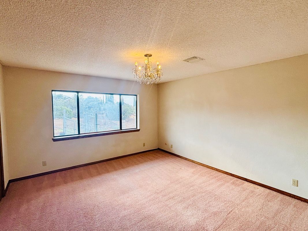 Building Photo - 527 Westlake Dr