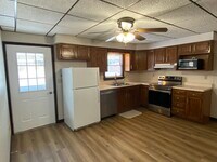 Building Photo - 113 Findley Ave