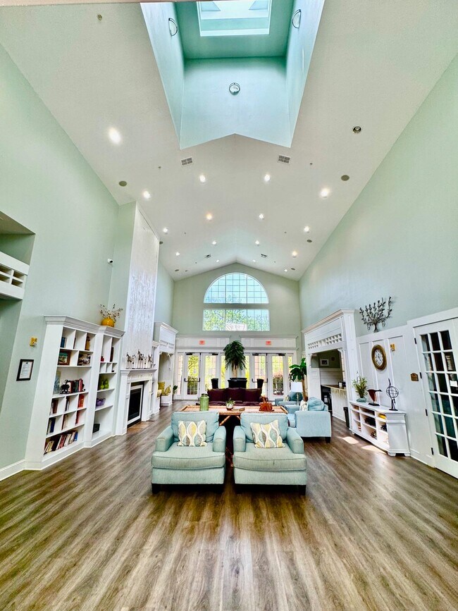 Building Photo - 2801 Chancellorsville Dr