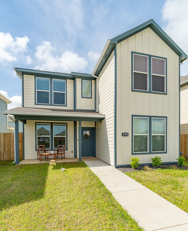 Building Photo - Immaculate 4-bedroom 3.5 bath Home in Fayetteville! Pre-Leasing for Fall Semester!