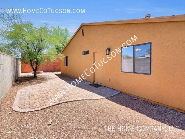 Building Photo - 428 E Geronimo Bluff Loop