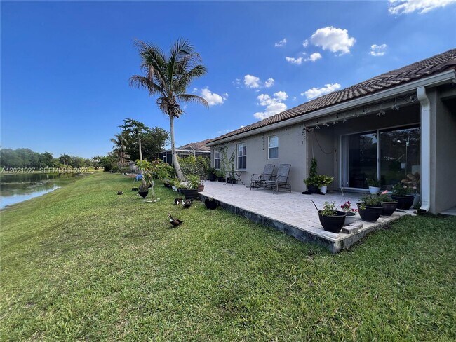 Building Photo - 1590 Orion Ln