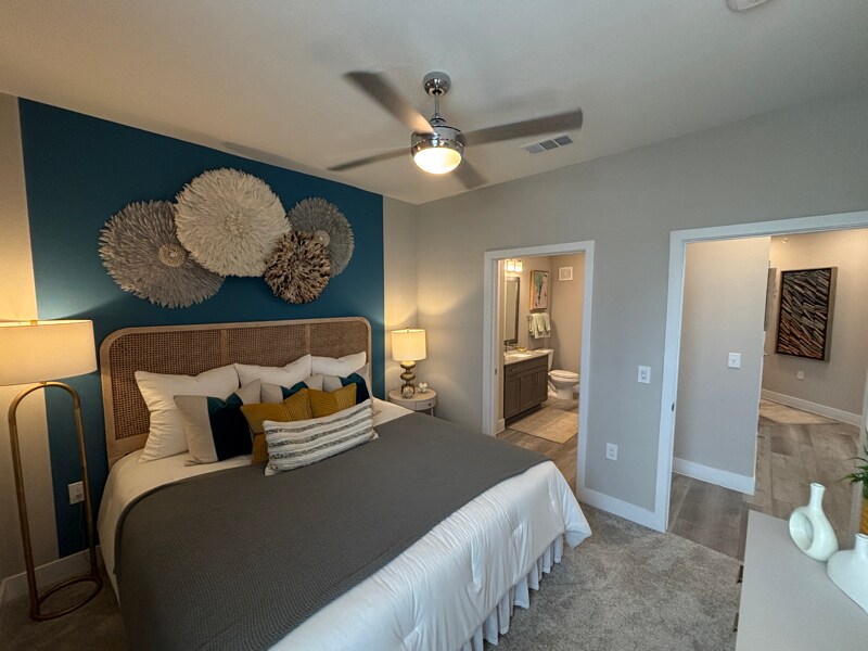 Building Photo - 502 Commercial Lp