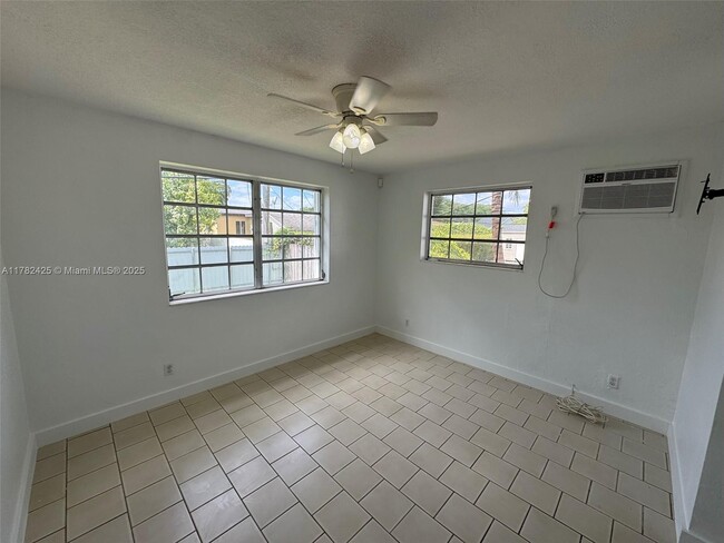 Building Photo - 8520 SW 29th St