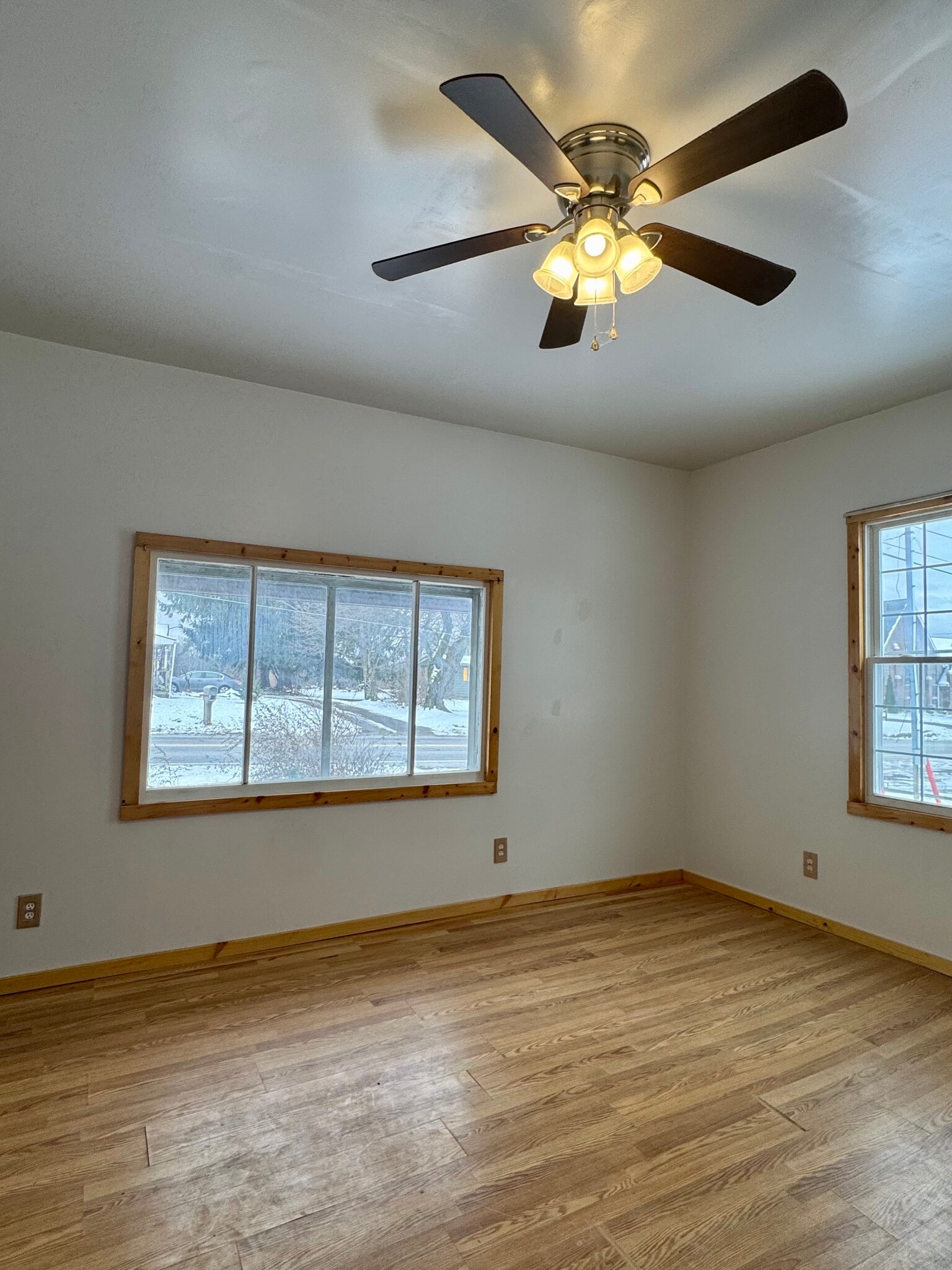 Building Photo - 1802 Perry Hwy