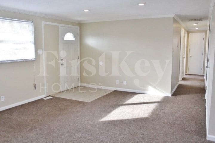 Building Photo - 9404 Granville Pl