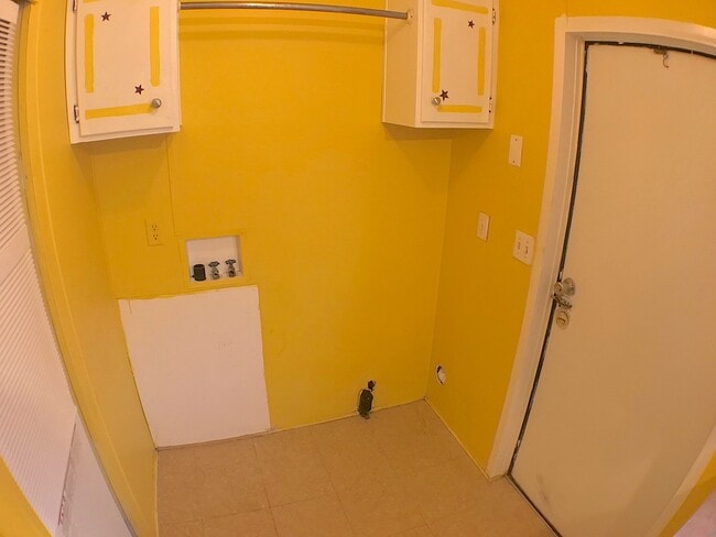 Building Photo - East El Paso 3 bed Refrig A/C