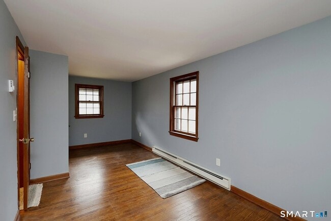 Building Photo - 380 Newtown Turnpike