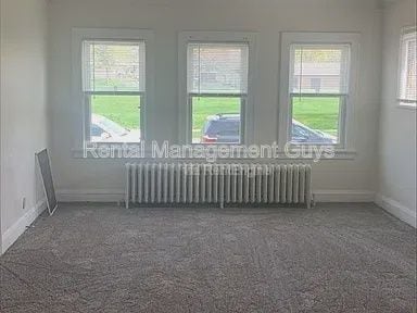 Building Photo - 1649 Russell Ave N