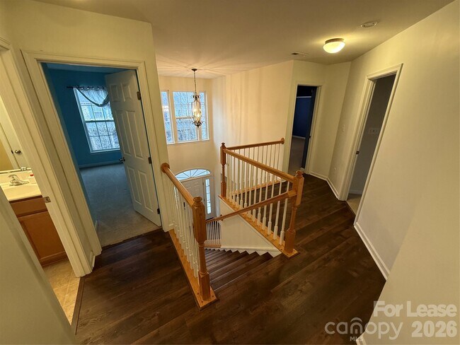 Building Photo - 15622 Troubadour Ln