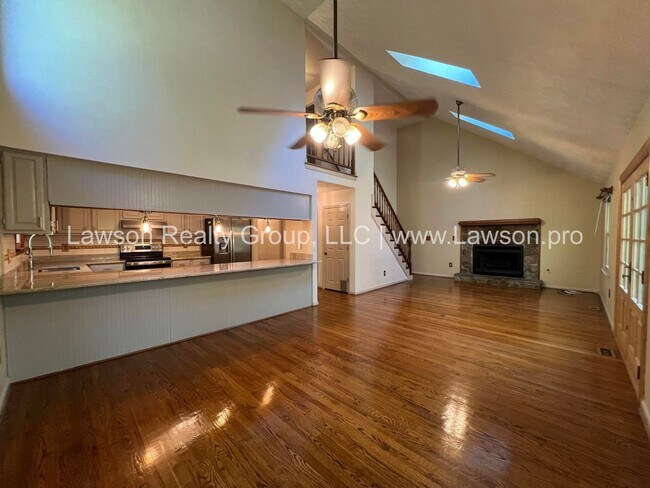 Building Photo - Nature Lover's Paradise-Easy Access to Vin...