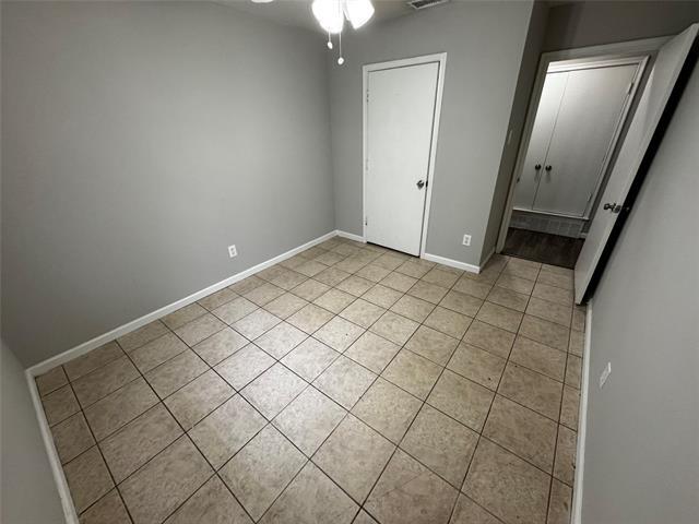 Building Photo - 2607 Clearview Cir