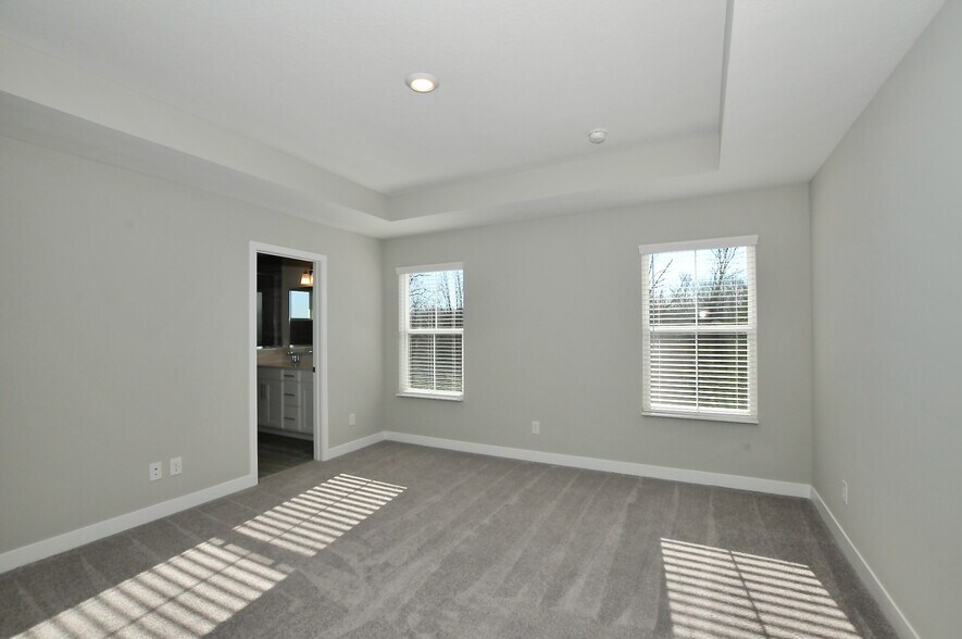 Building Photo - 927 Yorkshire Ln