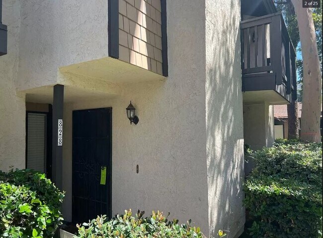 Building Photo - AVAILABLE NOW! Canyon Crest Townhome