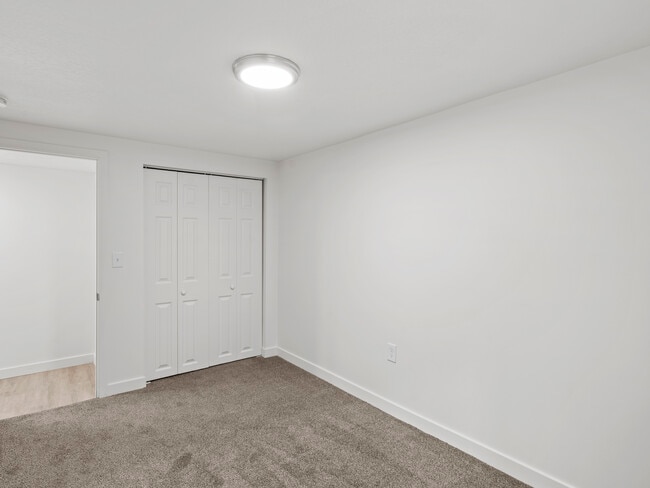 Building Photo - 915 E 1300 S