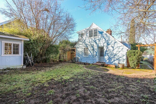 Building Photo - 930 SE 53rd Ave