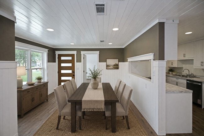 Building Photo - 442 Rothe Loop