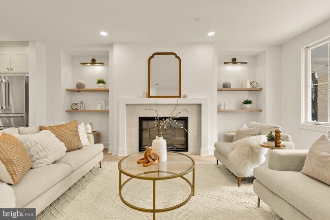 Building Photo - 1706 Bay St SE