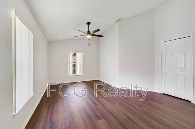 Building Photo - 491 Goldenmoss Loop
