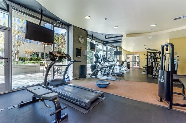 Building Photo - 155 S Court Ave