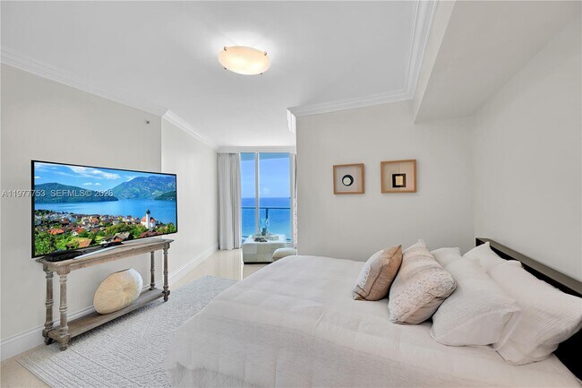 Building Photo - 3101 S Ocean Dr