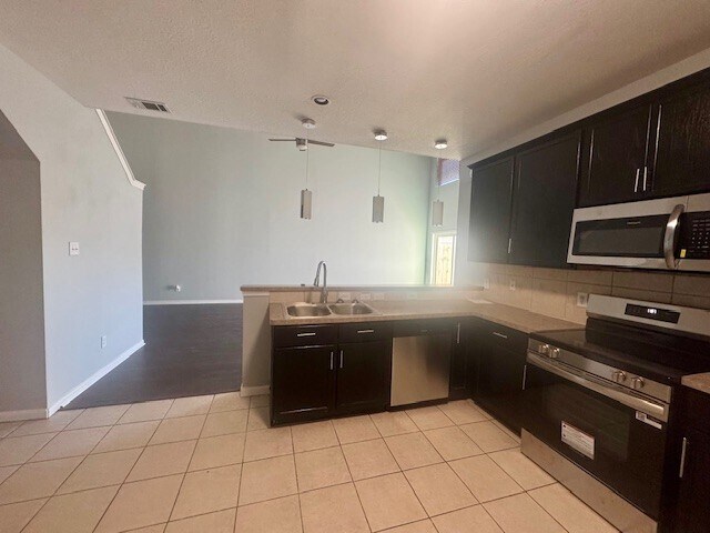 Building Photo - 12511 Silver Cup