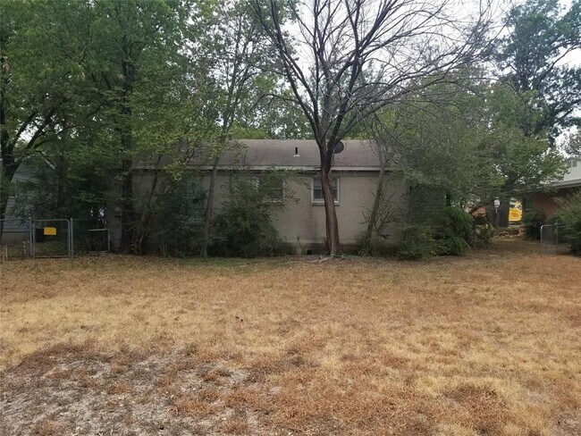 Building Photo - 3616 W Seminary Dr