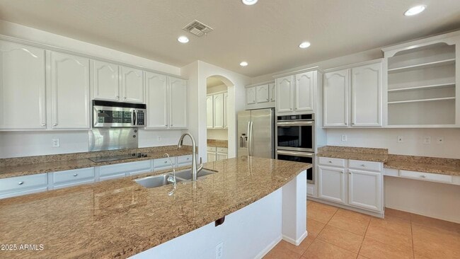Building Photo - 3316 E Kingbird Pl