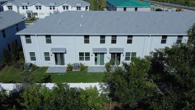Building Photo - 492 Salisbury Cir