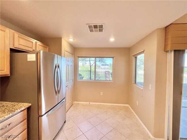 Building Photo - 10820 Amber Ridge Dr