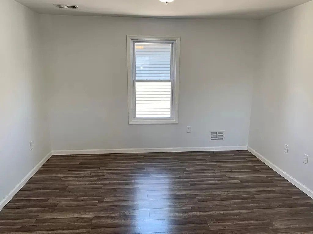 Building Photo - 107 Winslow Pl