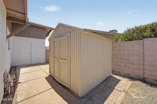 Building Photo - 3910 E Shangri La Rd