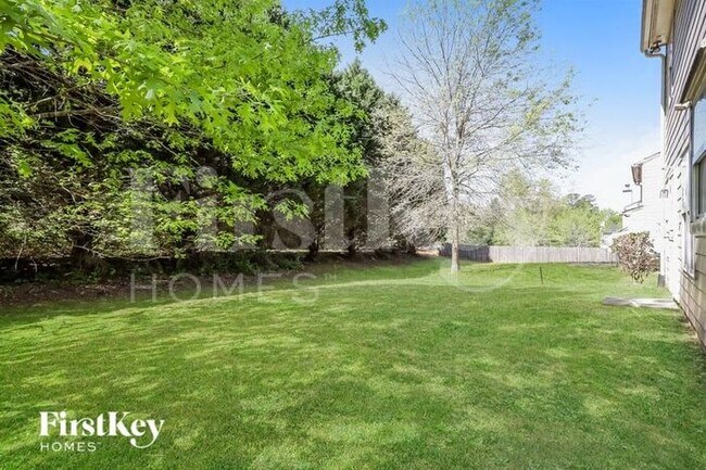 Building Photo - 8124 Valley Ridge Dr