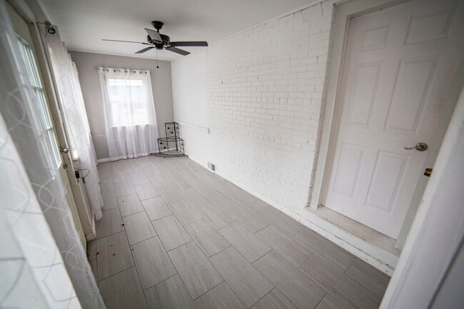 Building Photo - 4572 Rumsey Ave