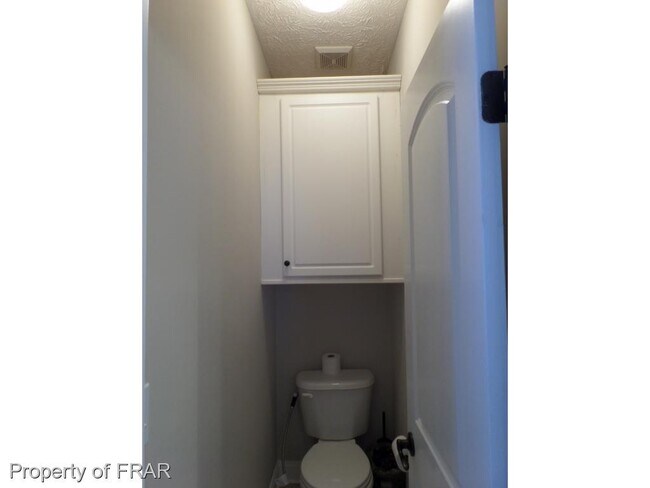 Building Photo - 124 Highgrove Ct