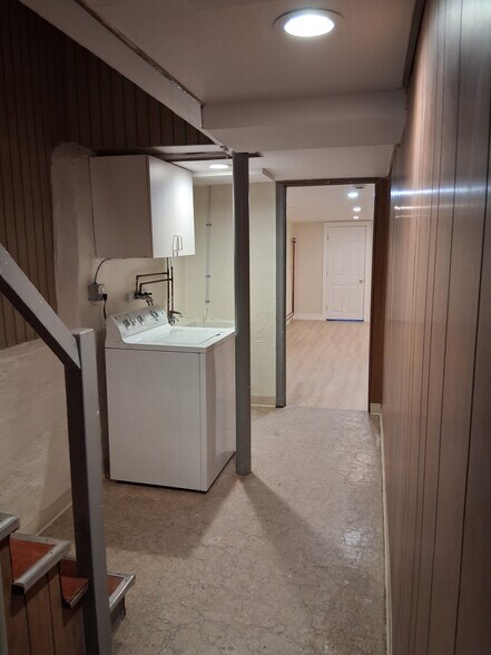 Building Photo - 6643 Sprague St