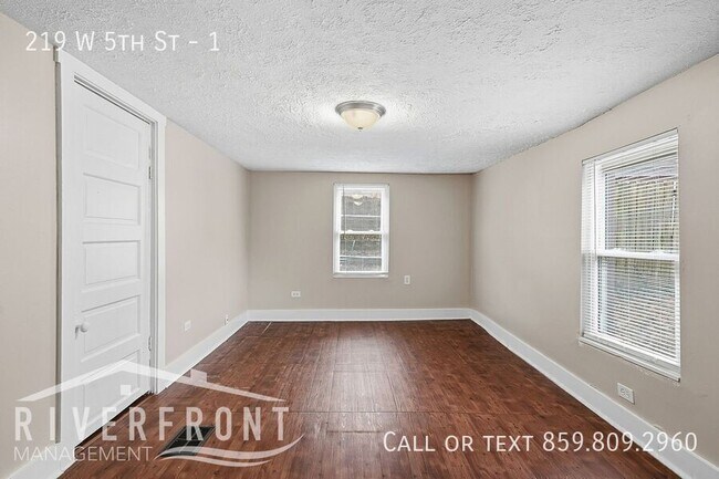 Building Photo - 219 W 5th St