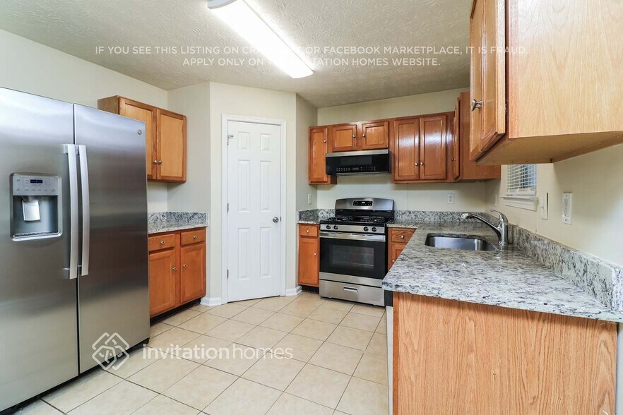 Building Photo - 66 Springbottom Dr SE