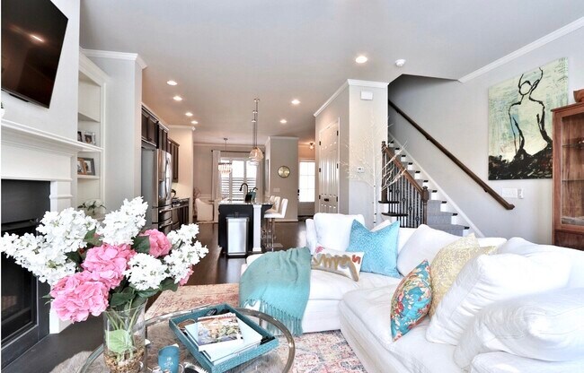 Building Photo - 4379 Strand Dr